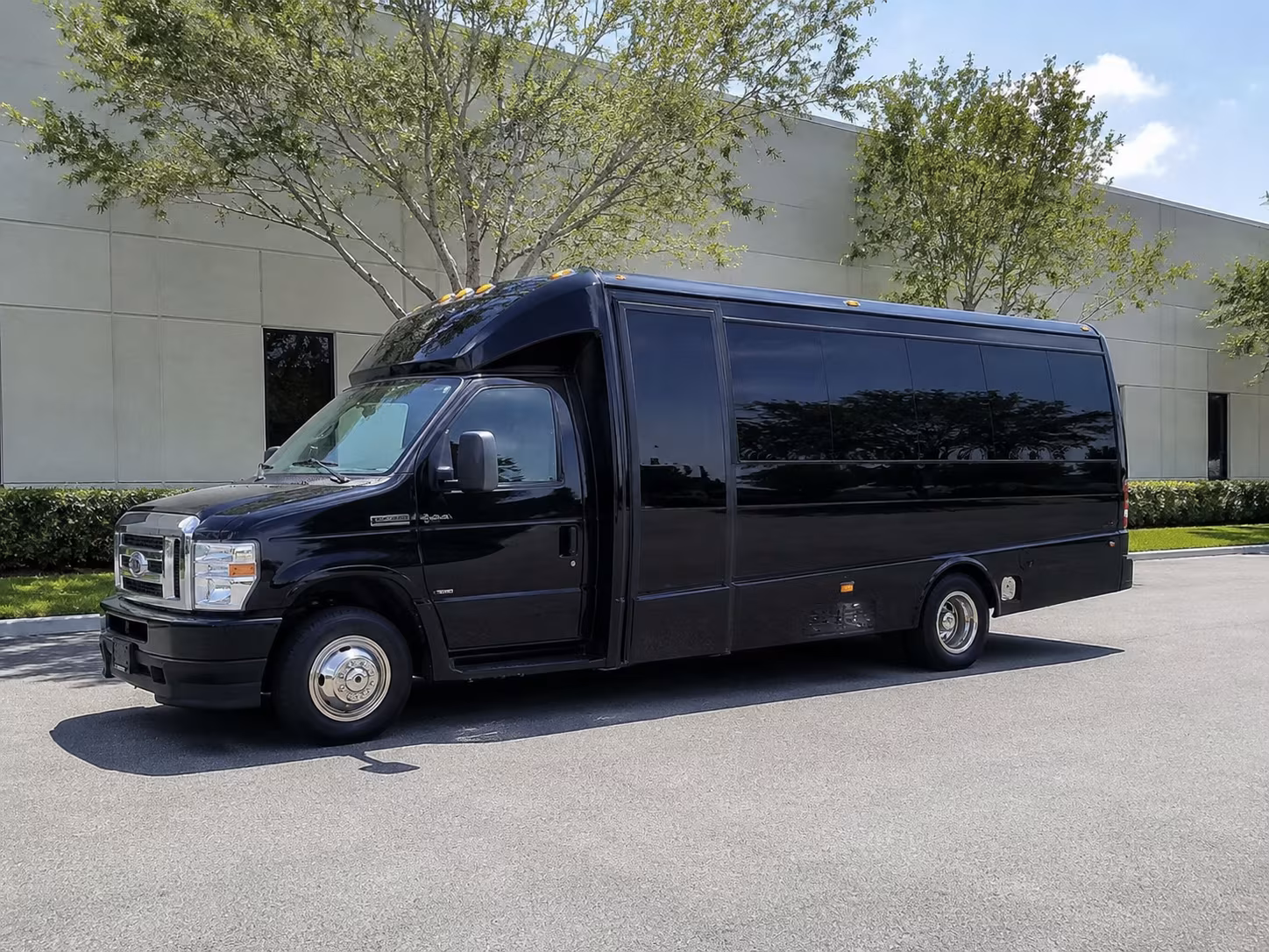 bus rentals for bands performers and touring groups in orange