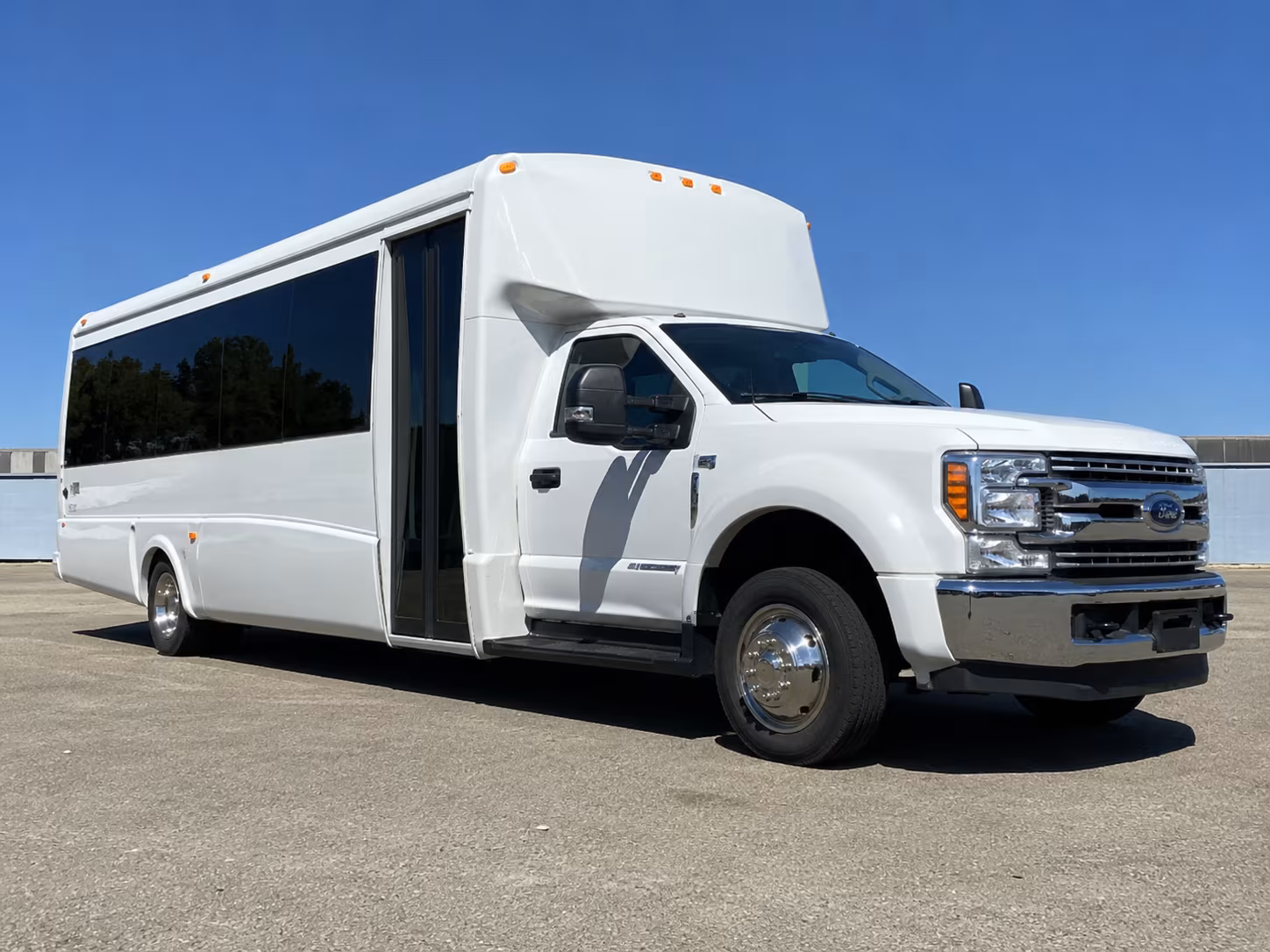 charter buses for orange county museum and science center field trips